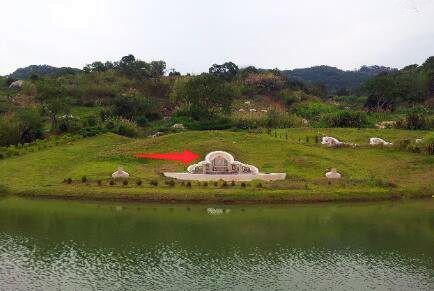 第三,穴位得乘氣,土質有變化則良好(太極暈,五色土,三色土).