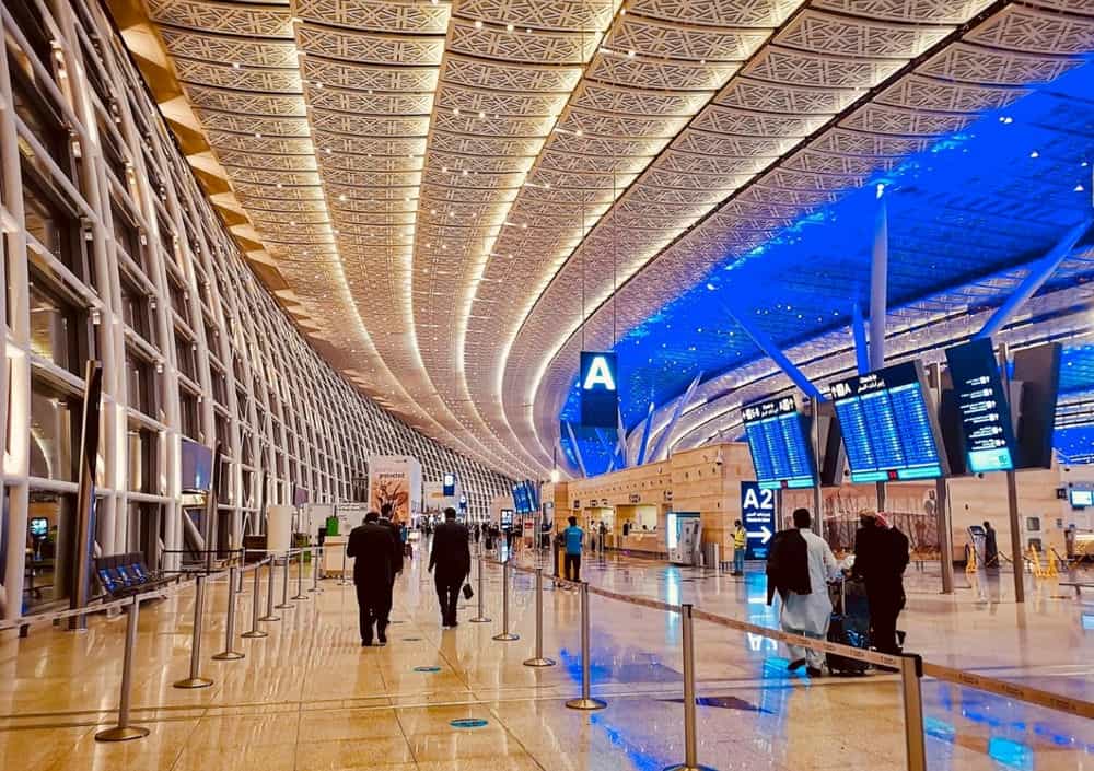 阿卜杜勒·阿齐兹国王国际机场吉达市的吉达伊斯兰港是红海沿岸最大的