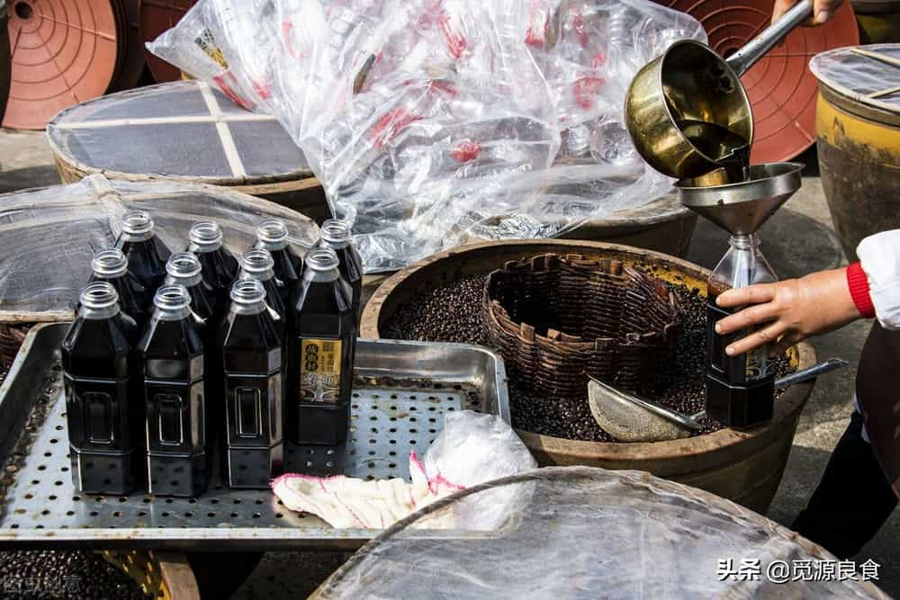 酱油其实是伟大的发明,当然这个伟大发明仅仅是指酱油这个领域,应该是