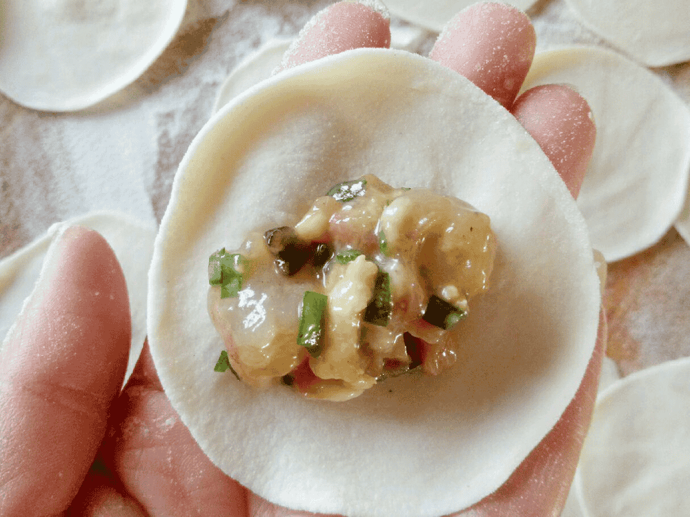 虾肉小笼包和虾仁三鲜水饺虾仁猪肉包饺子